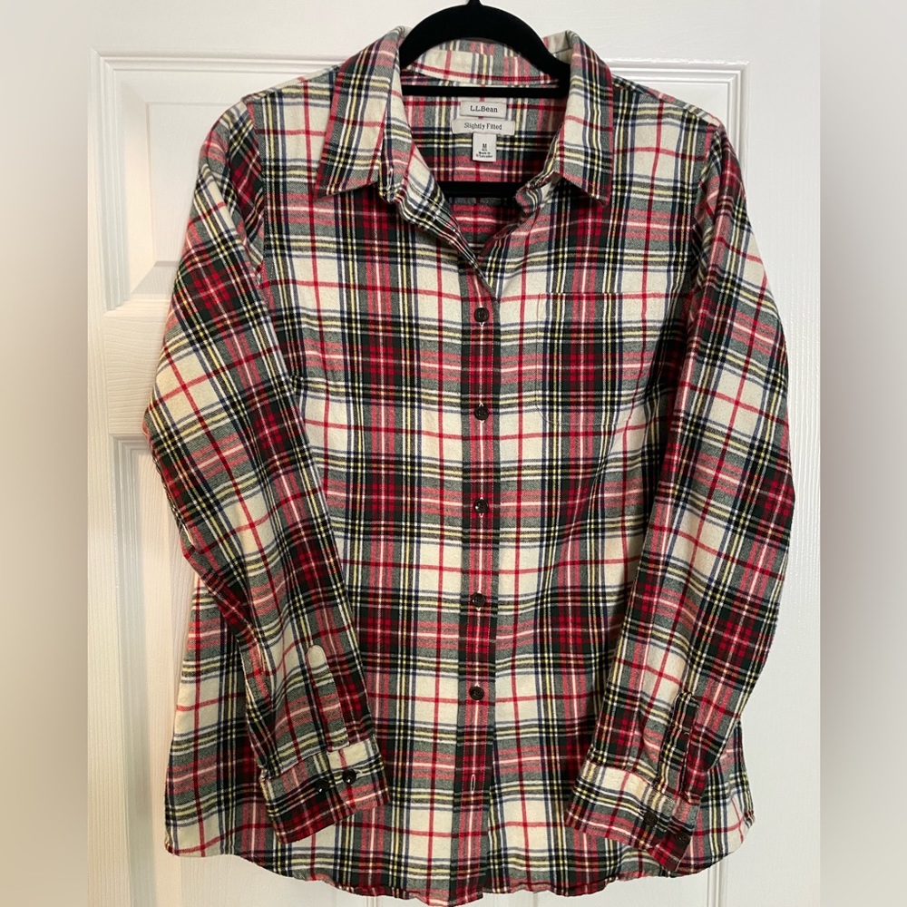 LL Bean Flannel Button Down Slightly Fitted Size Medium